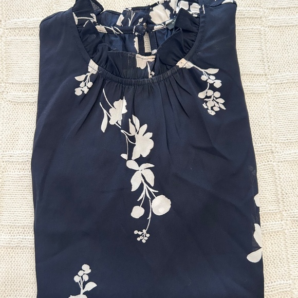 Flowy short sleeve pull over blouse - Picture 3 of 4